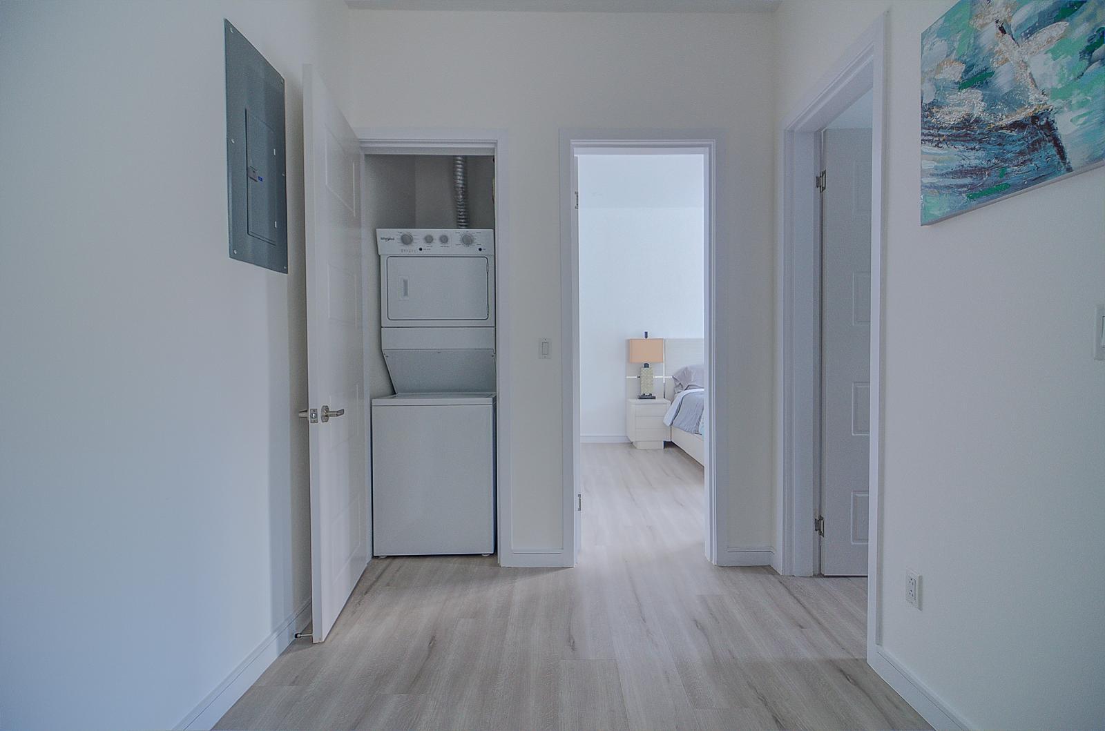 WEST BAY STREET Unit: 7