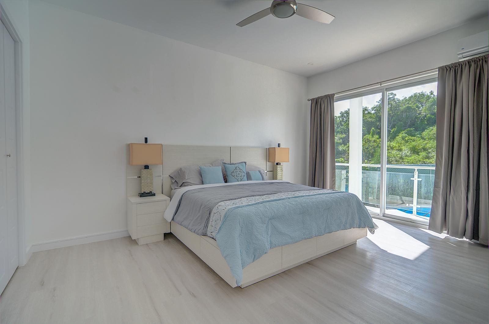 WEST BAY STREET Unit: 7
