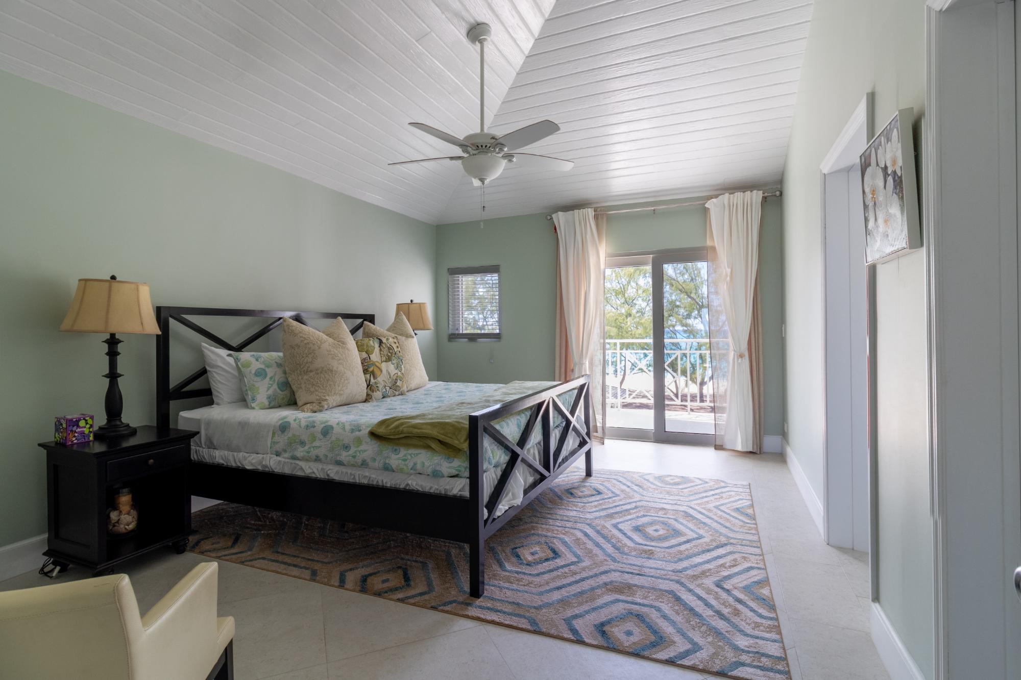 VILLA SERENITY, LONG ISL