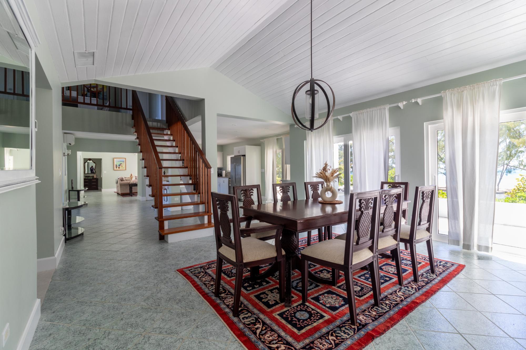 VILLA SERENITY, LONG ISL