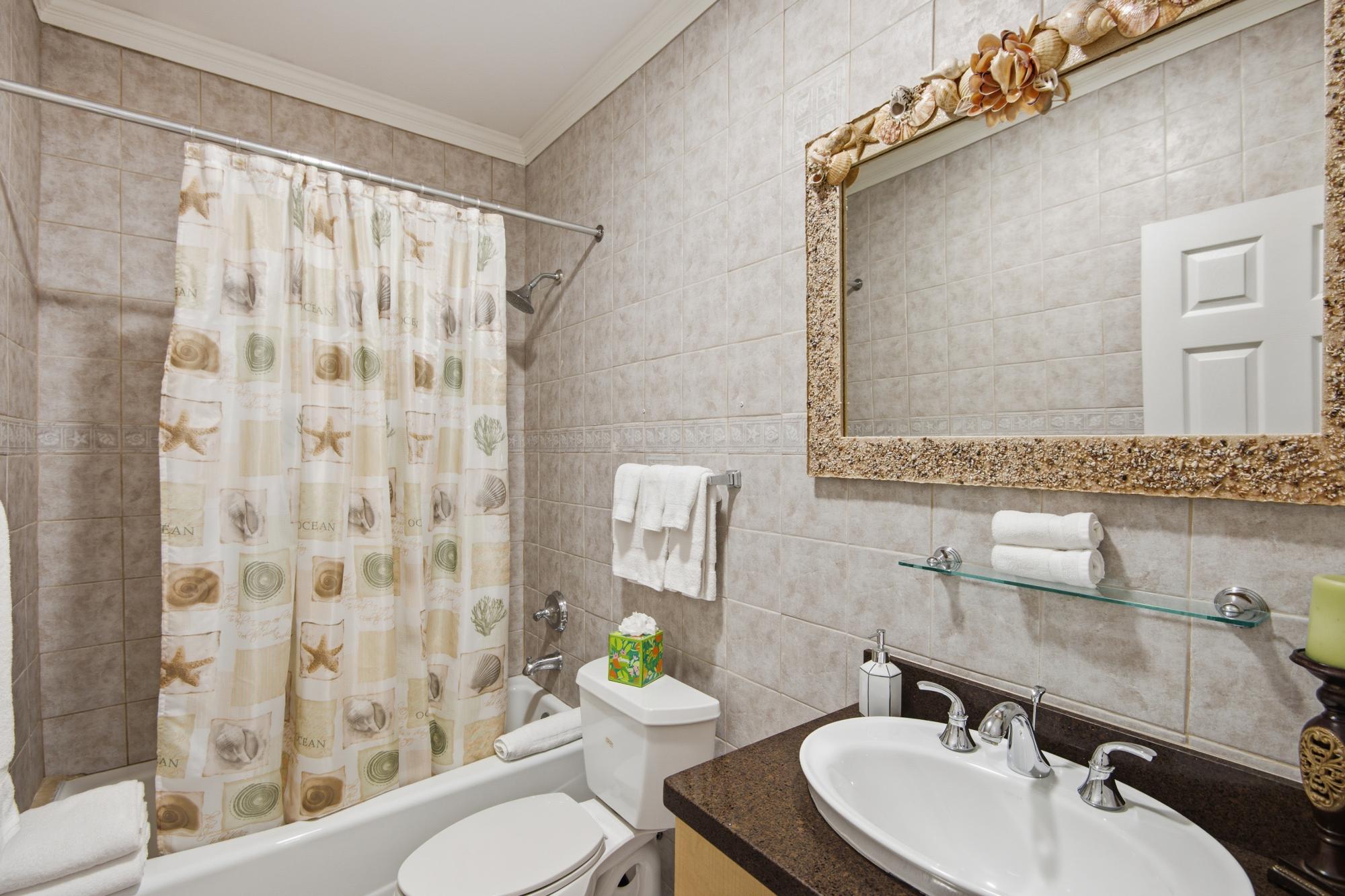 53 VENICE BAY BLVD. Unit: Unit 3