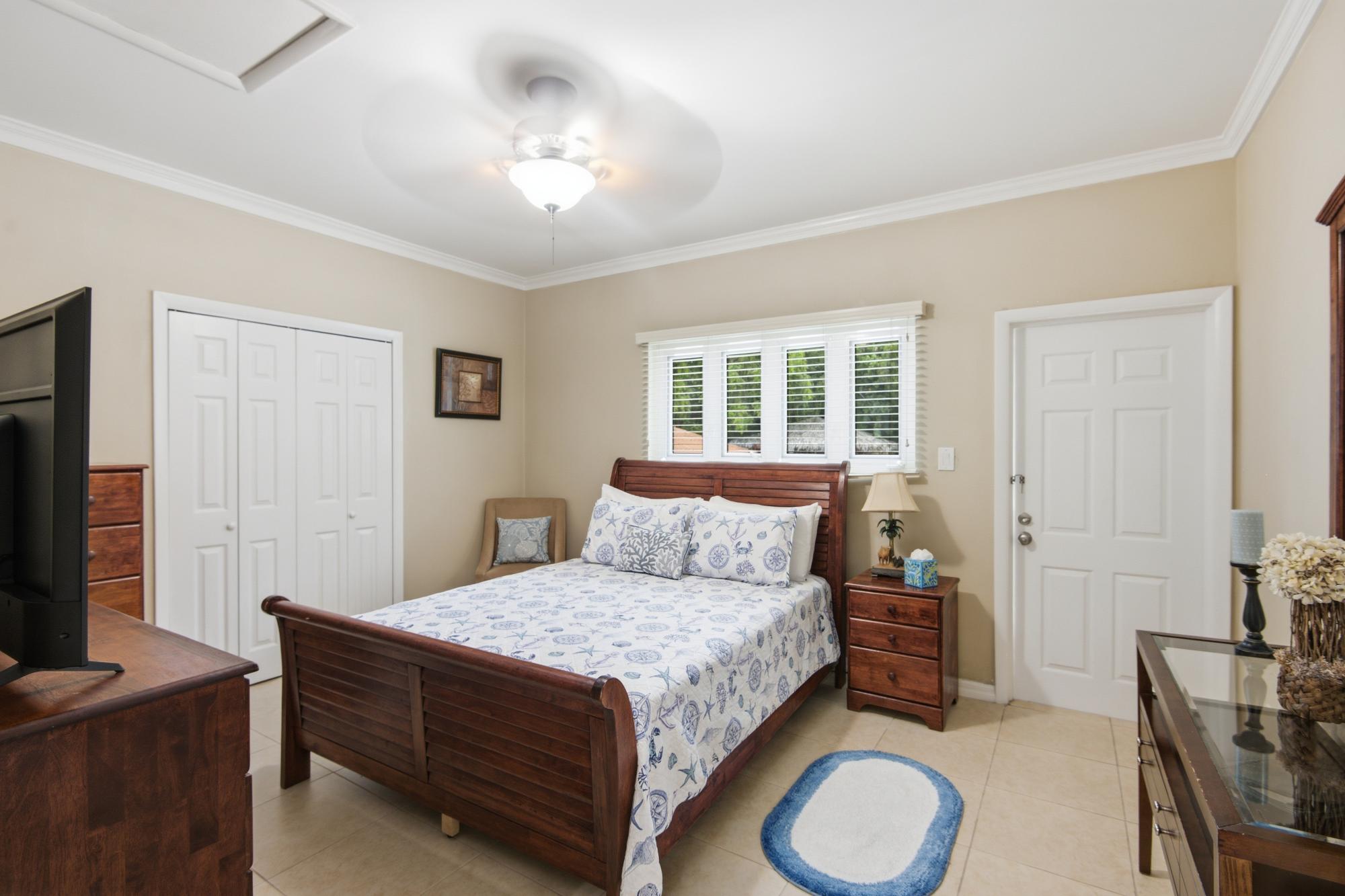 53 VENICE BAY BLVD. Unit: Unit 4