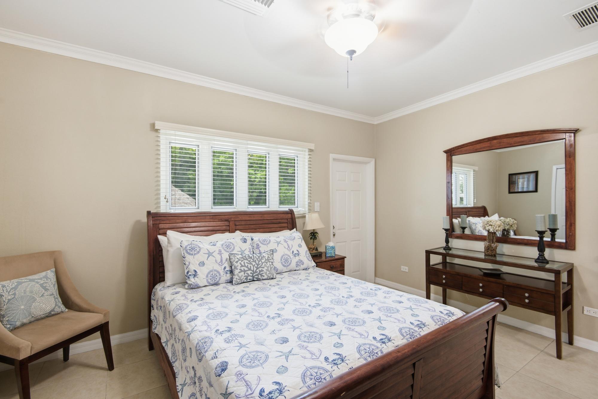 53 VENICE BAY BLVD. Unit: Unit 4