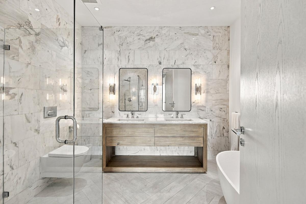 THE COVE, PALM CAY Unit: 208