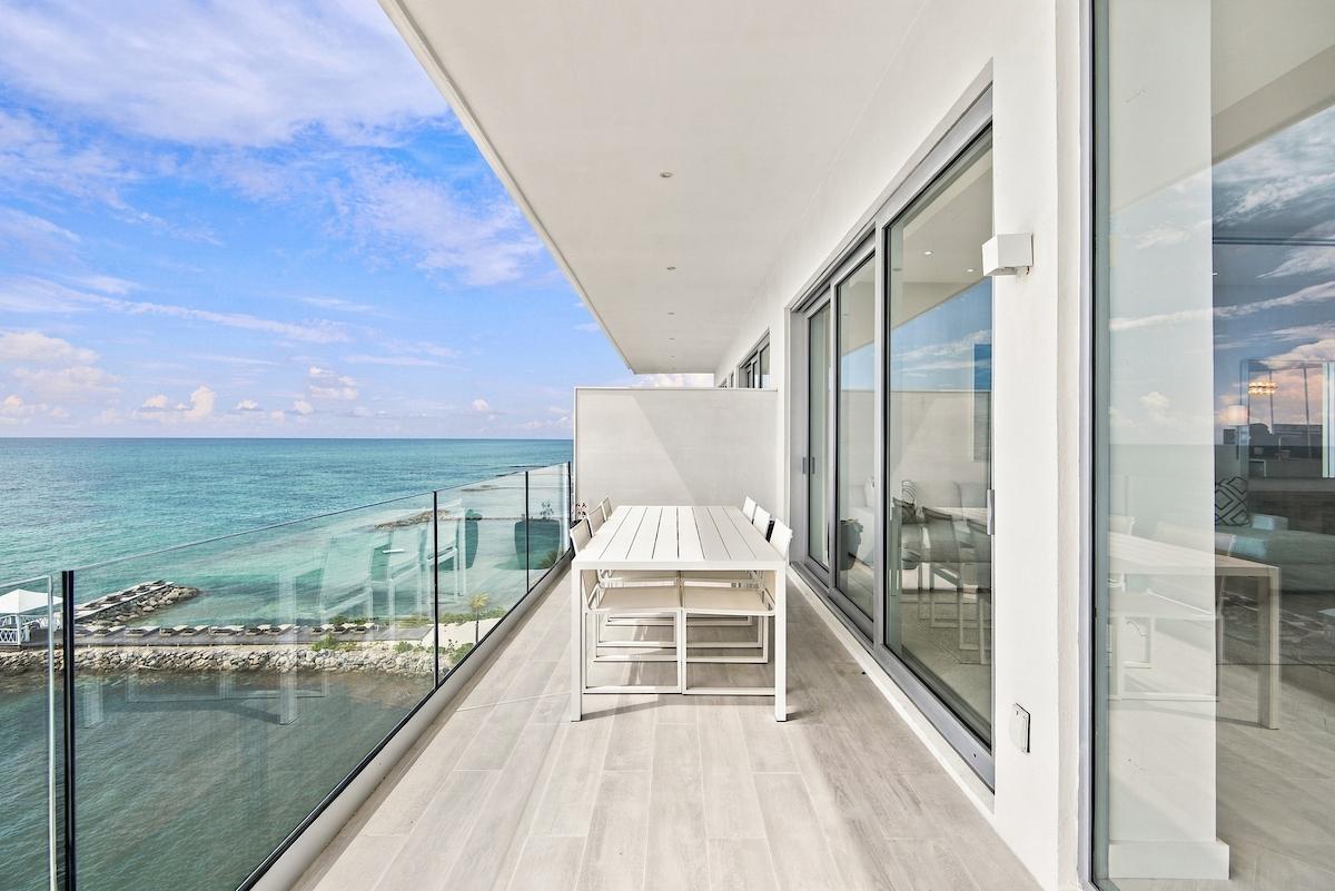 THE COVE, PALM CAY Unit: 208