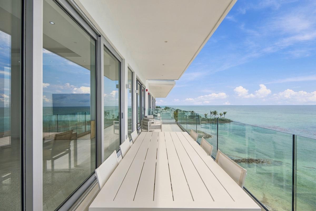THE COVE, PALM CAY Unit: 208