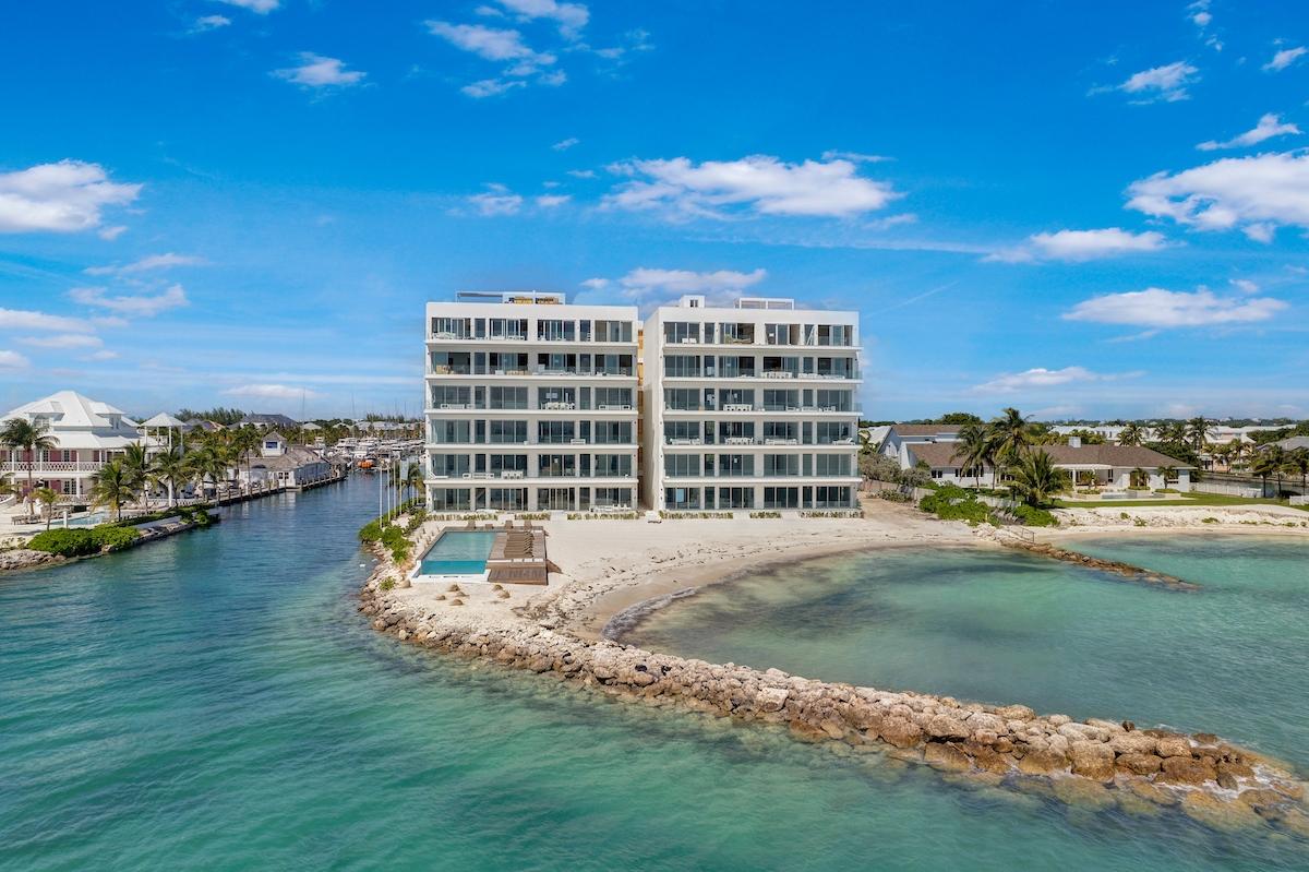 THE COVE, PALM CAY Unit: 208