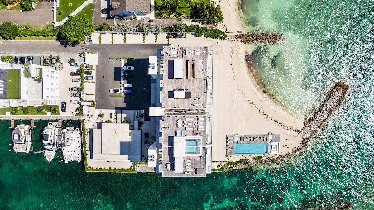 THE COVE, PALM CAY Unit: 208