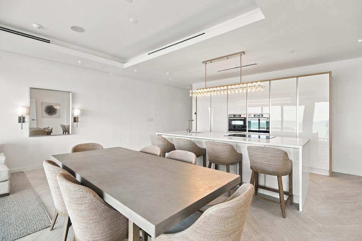 THE COVE, PALM CAY Unit: 208