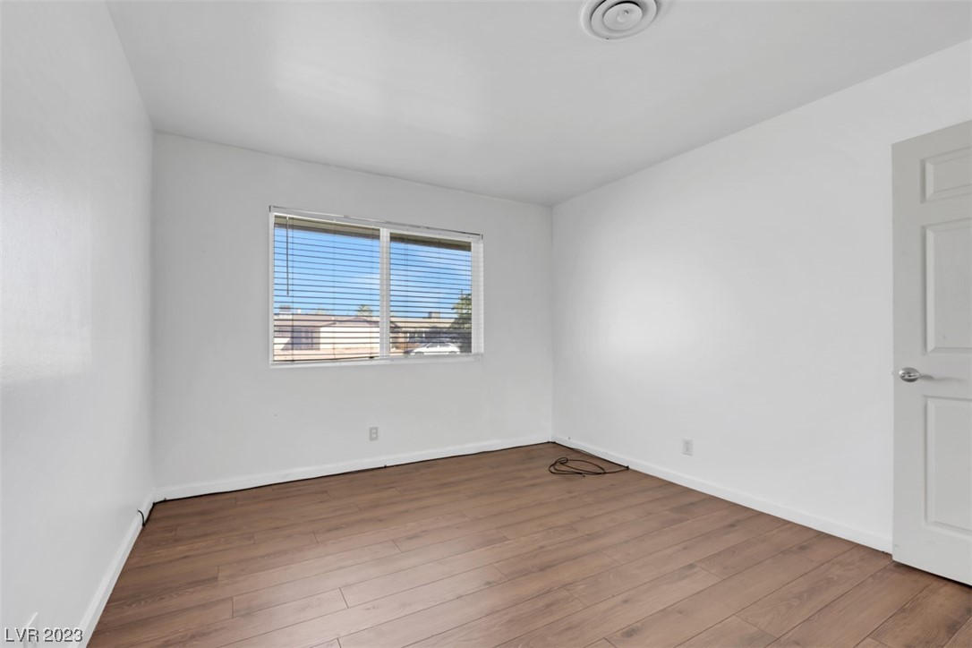 5905 Apple Valley Lane