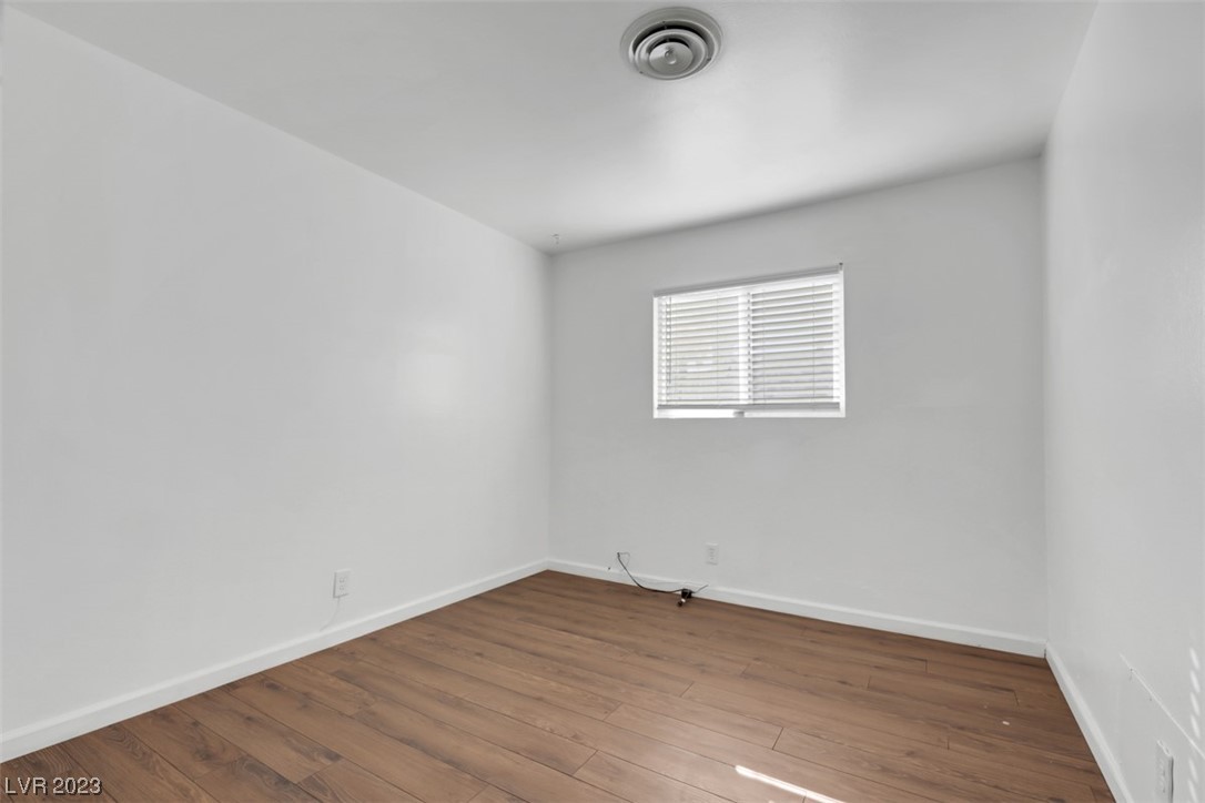 5905 Apple Valley Lane