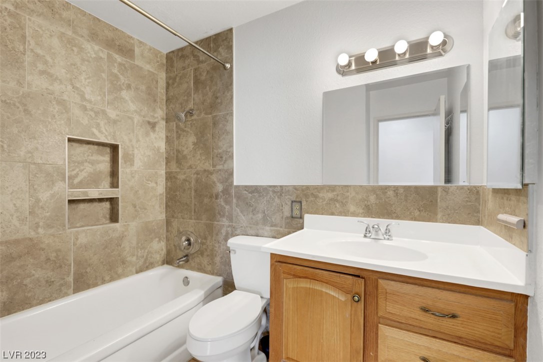 5905 Apple Valley Lane