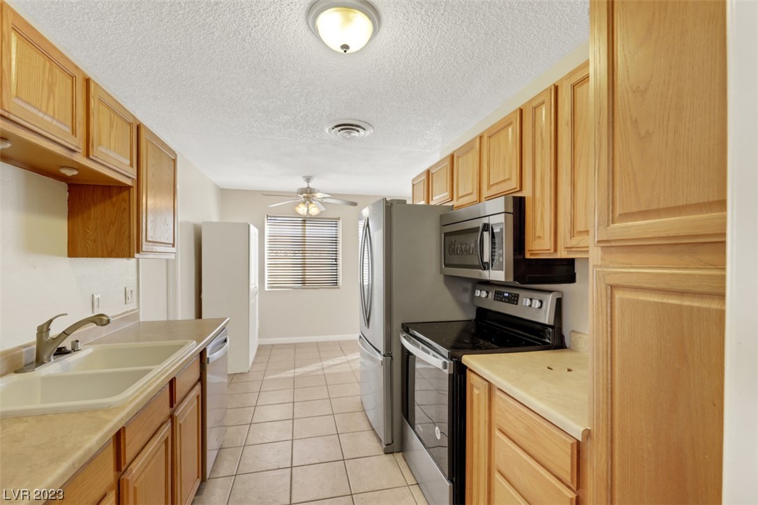 5905 Apple Valley Lane