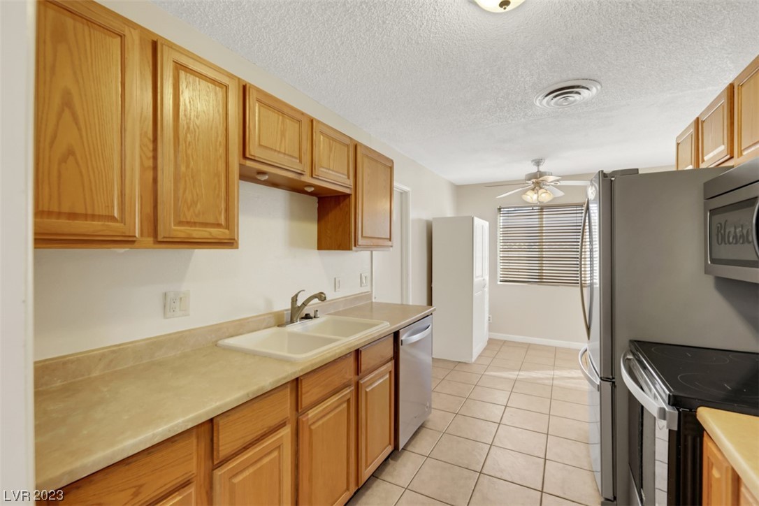 5905 Apple Valley Lane
