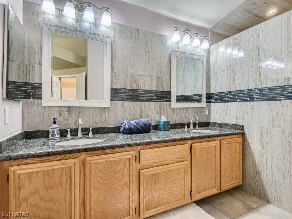 1761 Curio Terrace