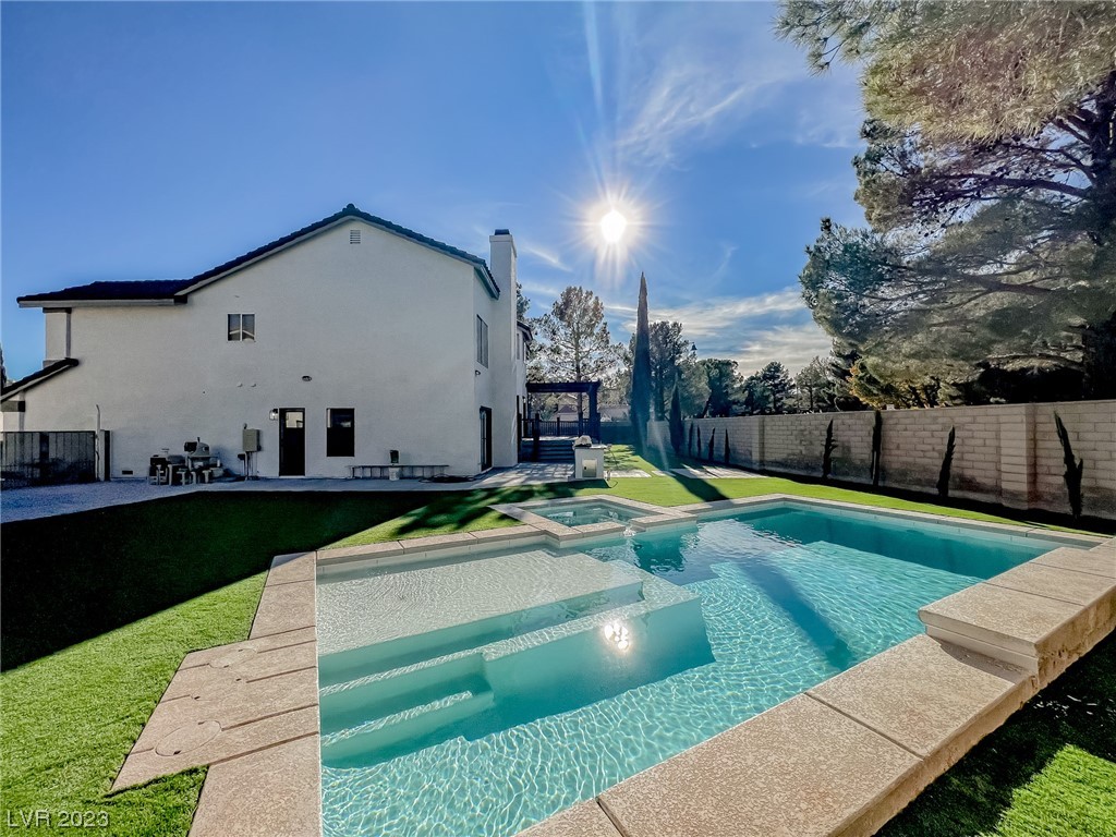 2800 Albrook Circle