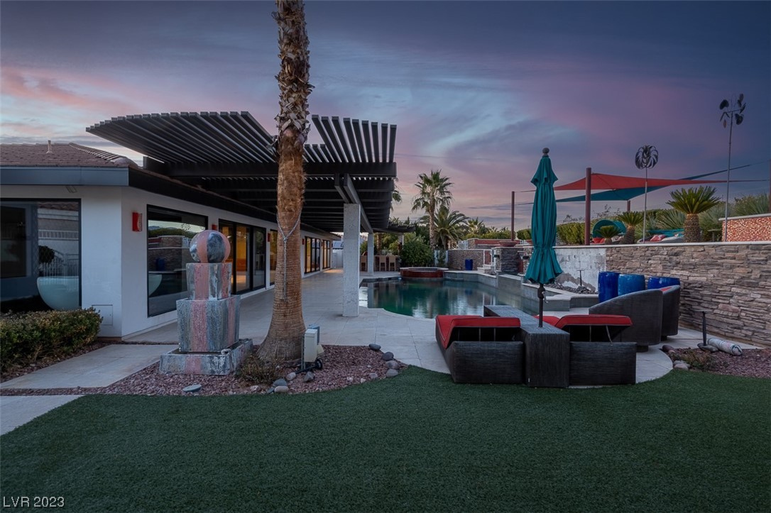 1037 Hollyhock Drive