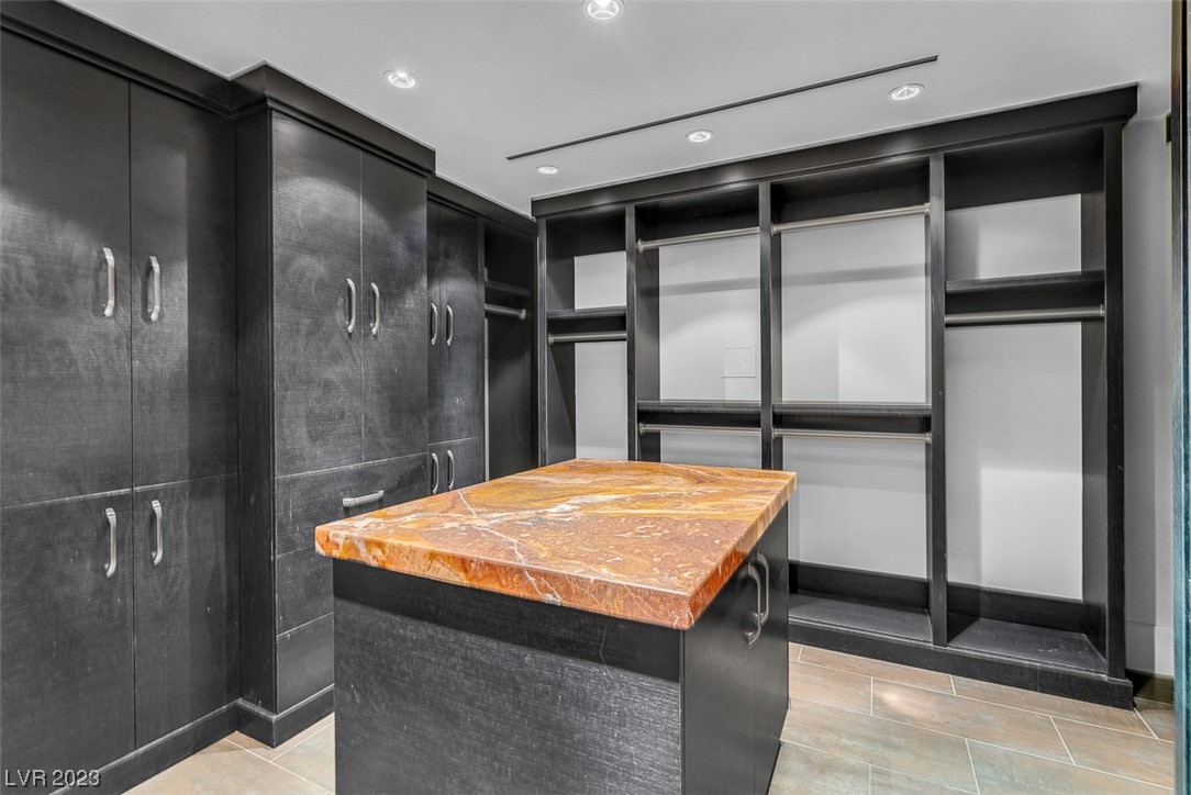 1037 Hollyhock Drive