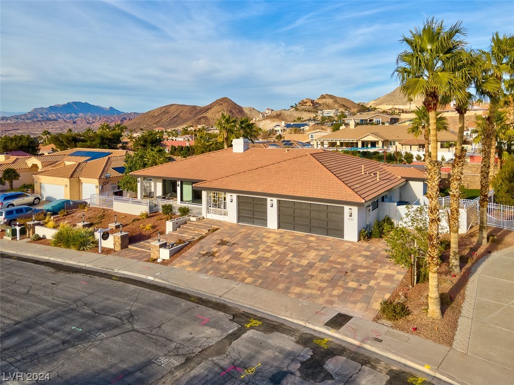 1037 Hollyhock Drive
