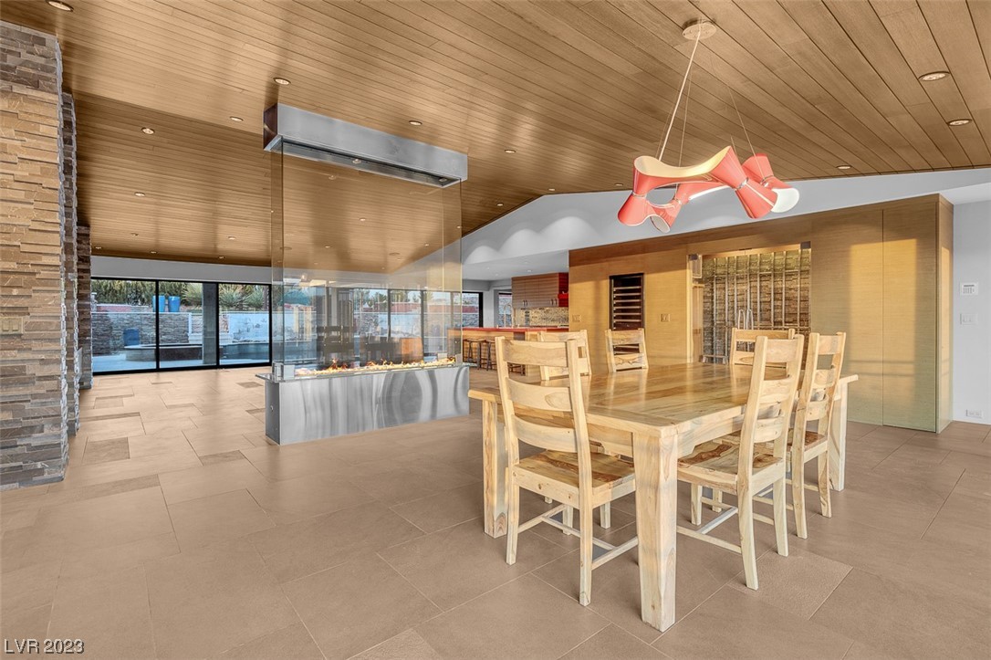 1037 Hollyhock Drive