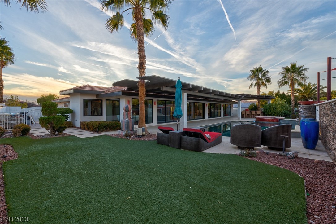 1037 Hollyhock Drive