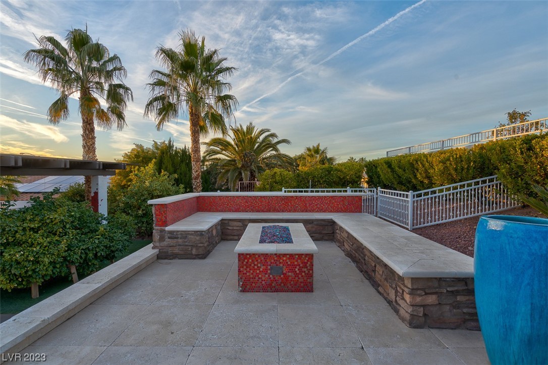 1037 Hollyhock Drive