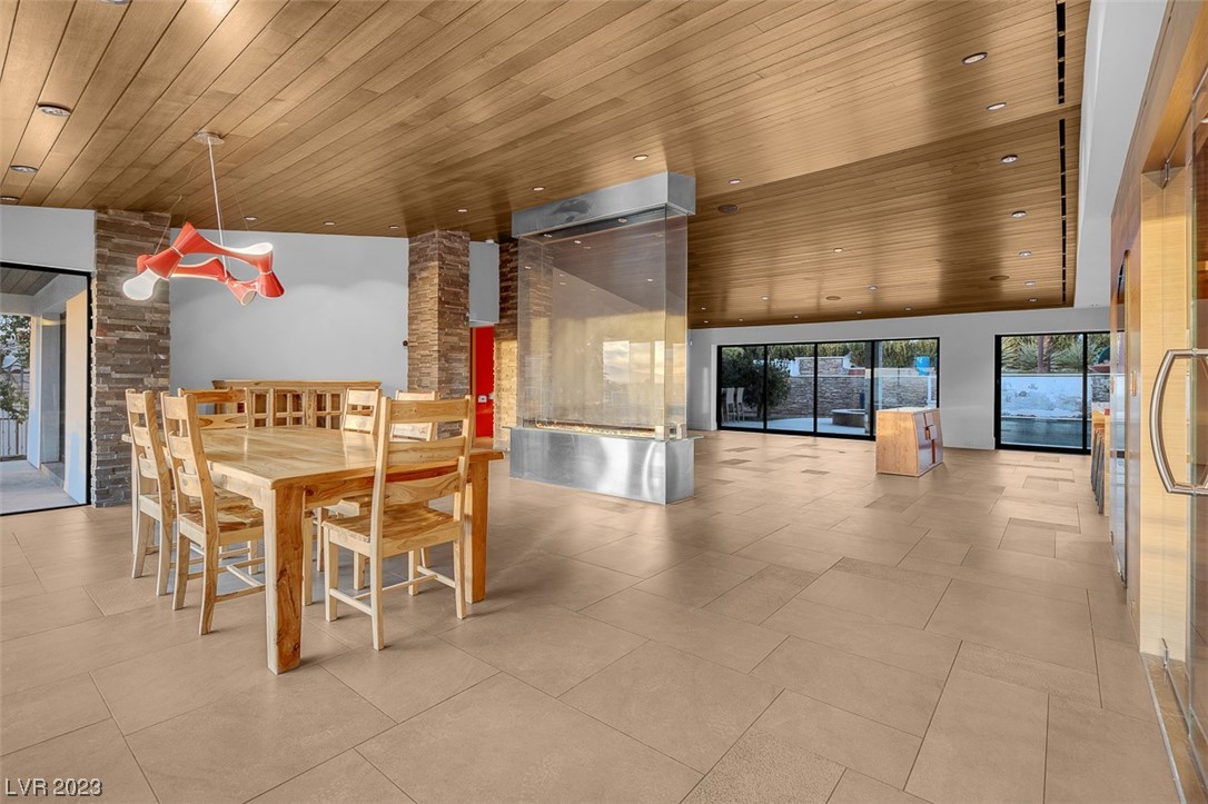 1037 Hollyhock Drive
