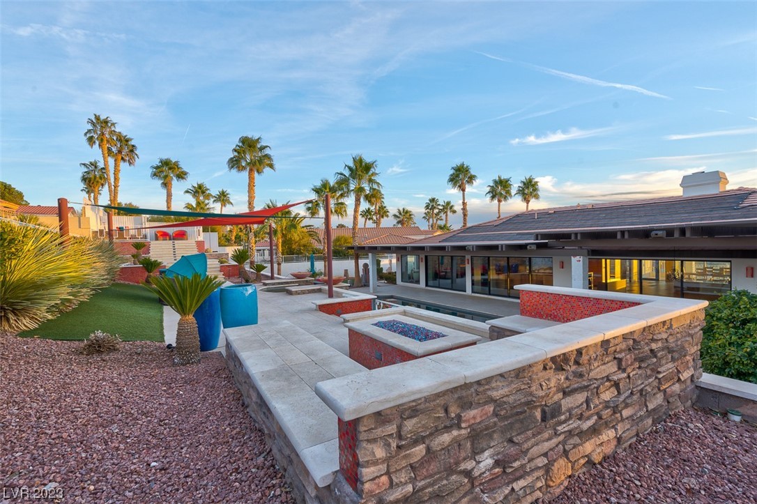 1037 Hollyhock Drive