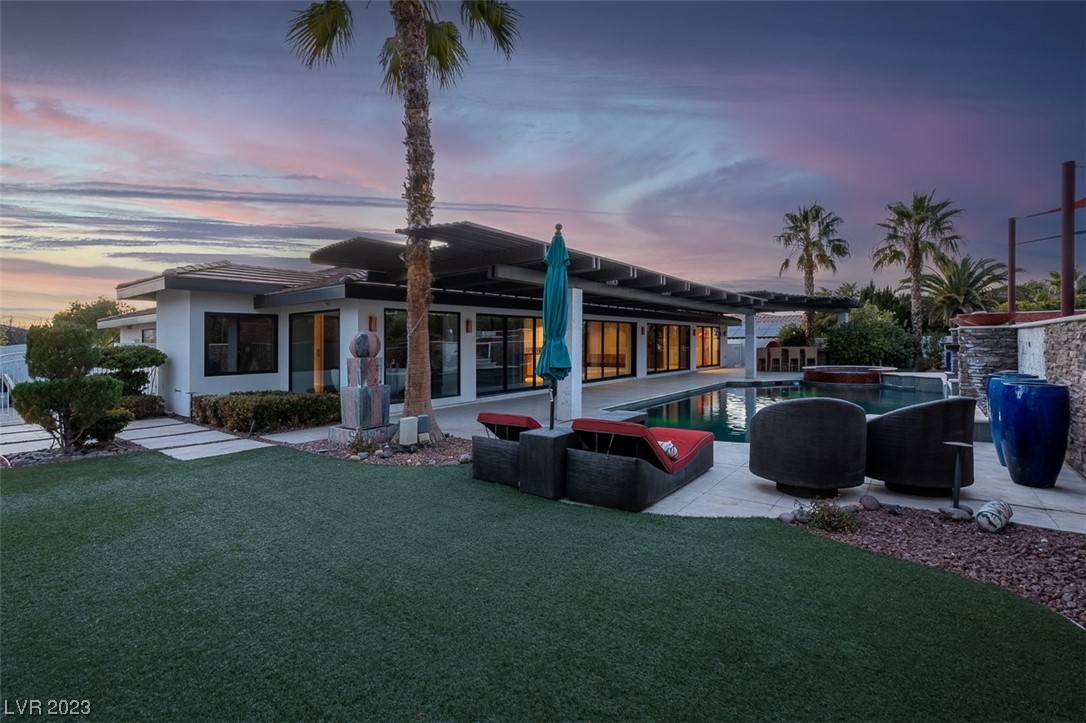1037 Hollyhock Drive