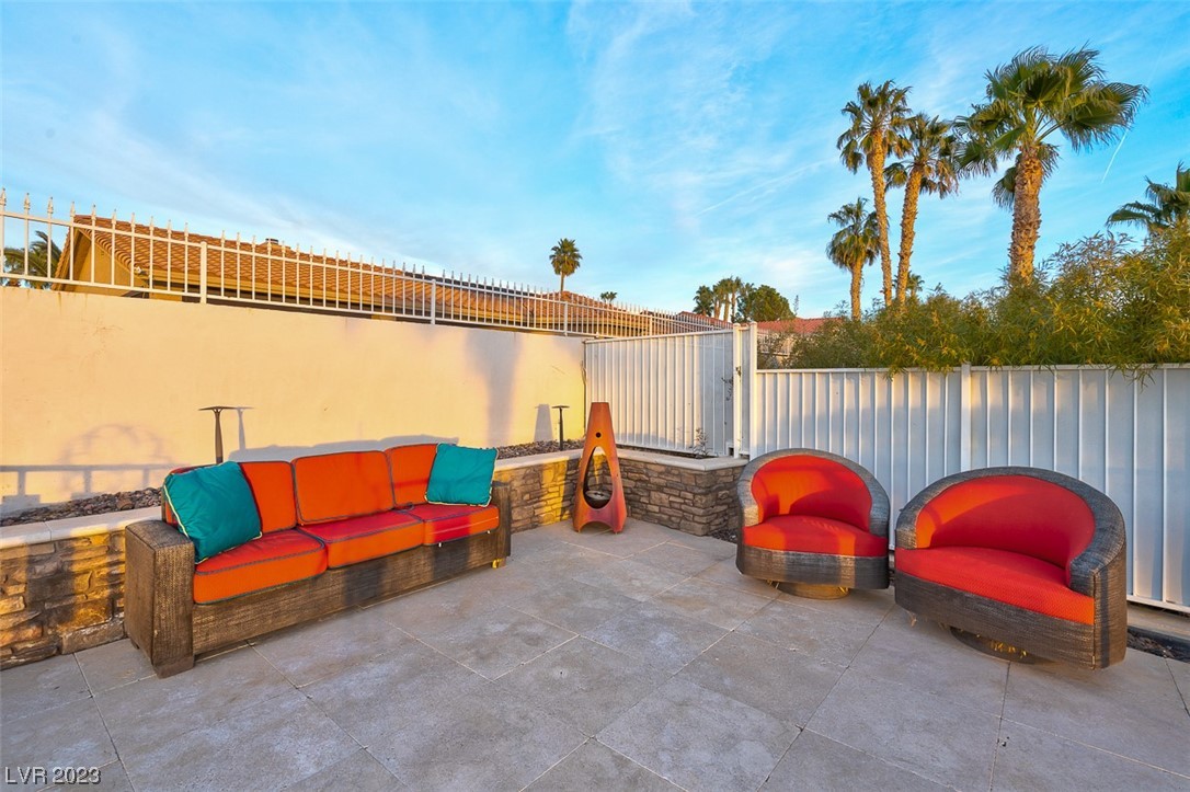 1037 Hollyhock Drive