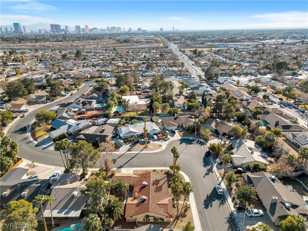 1000 Oak Tree Lane