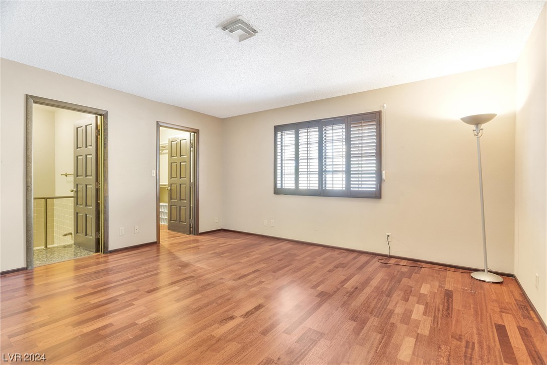 1000 Oak Tree Lane