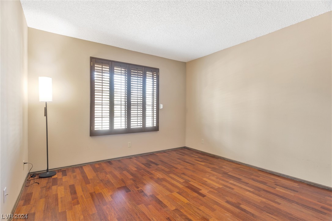 1000 Oak Tree Lane
