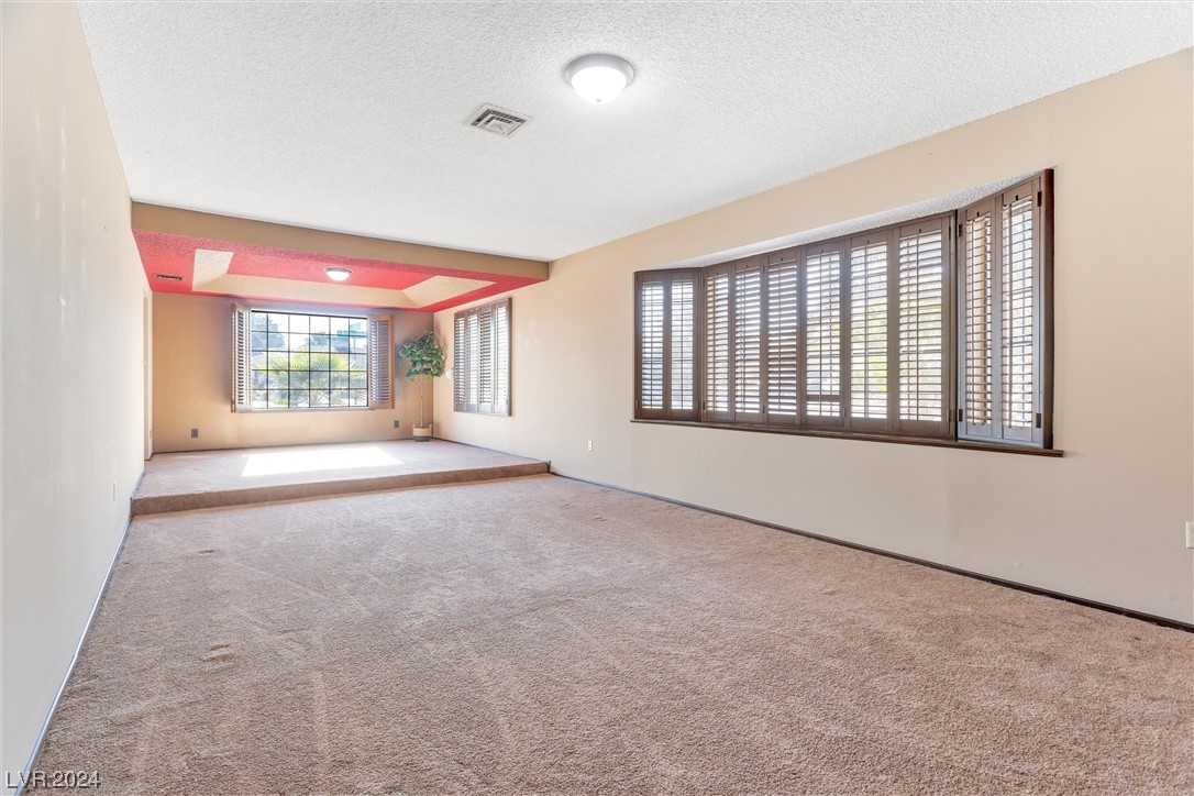 1000 Oak Tree Lane