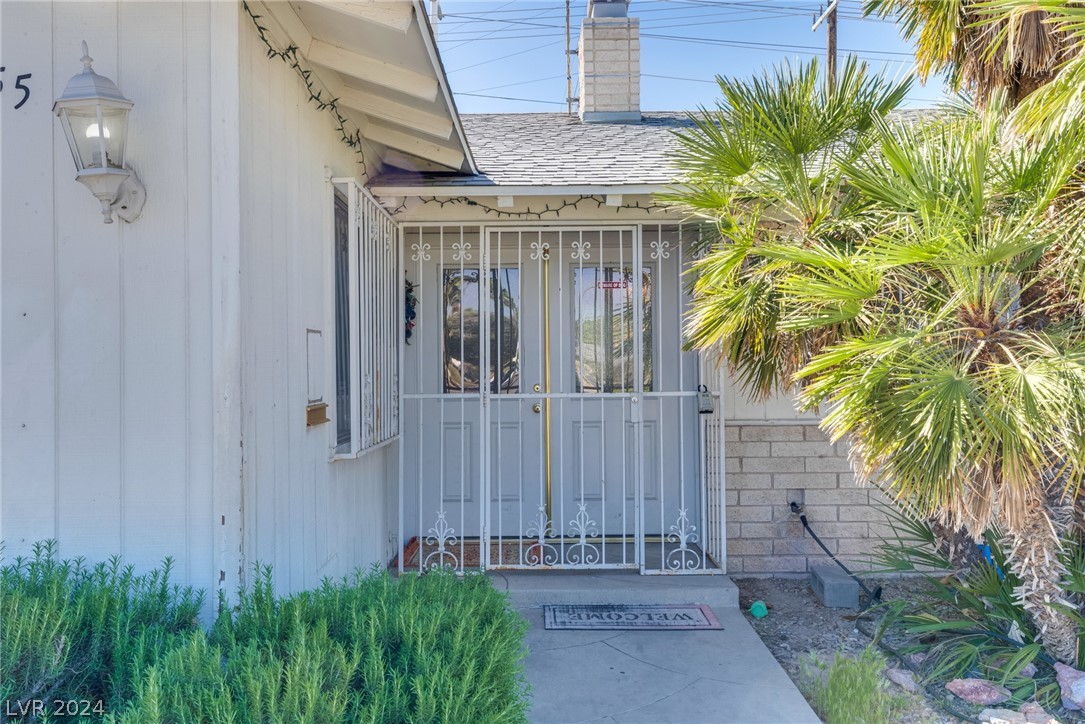 3855 Spencer Street