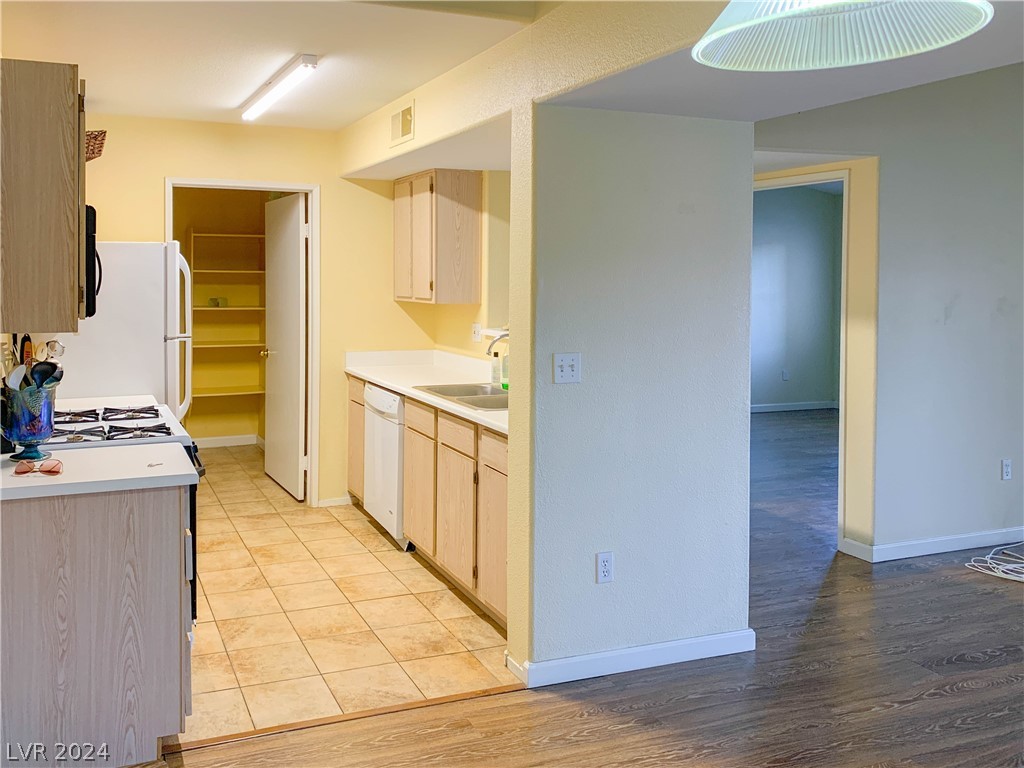 7885 West Flamingo Road 1066