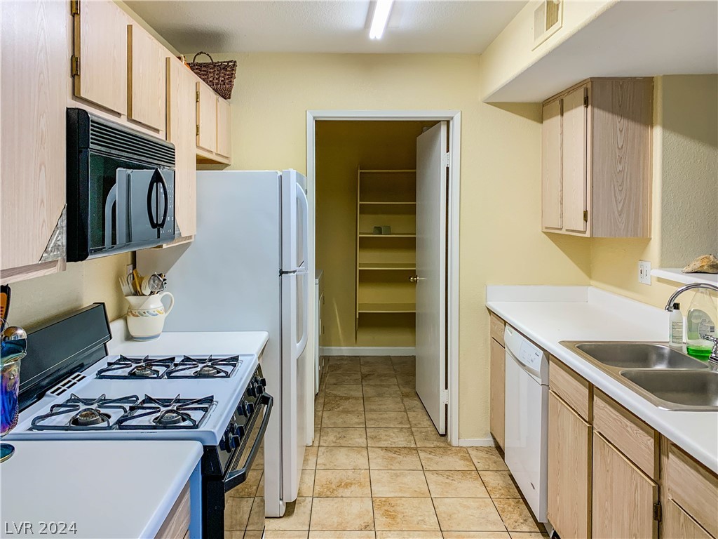 7885 West Flamingo Road 1066