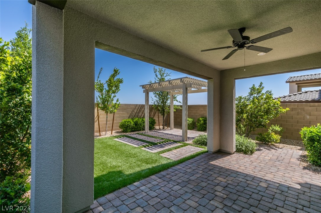 11528 Desert Hollow Avenue