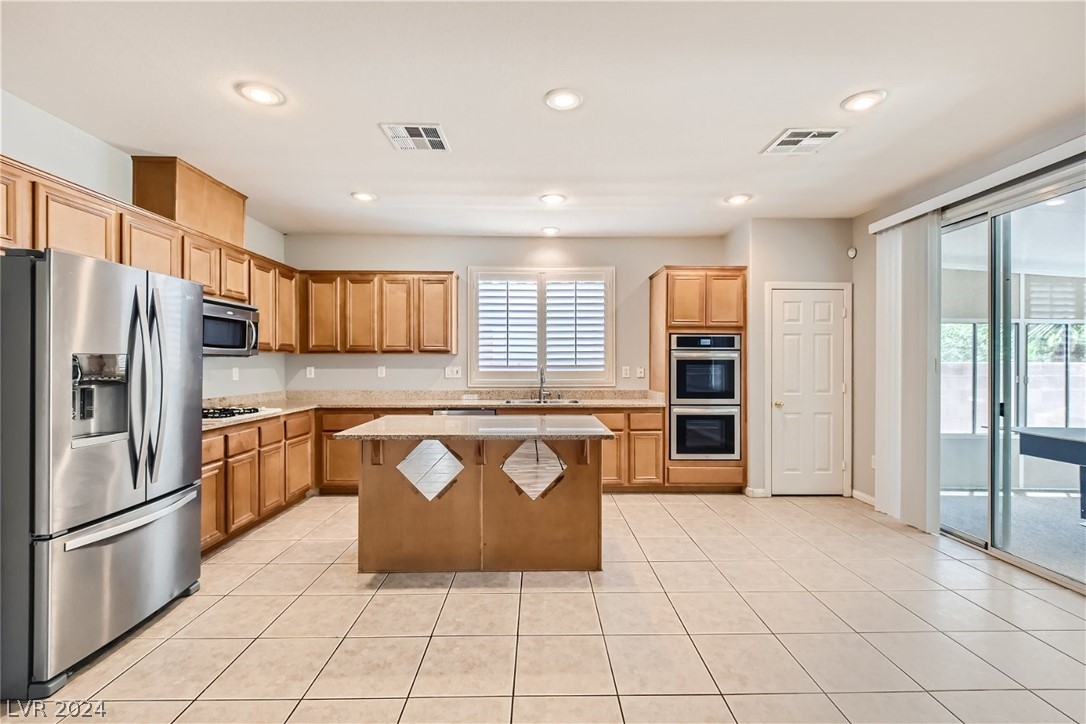 2221 Saddlebill Court