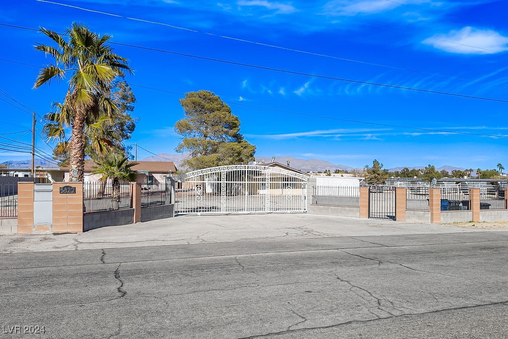 5820 West La Madre Way