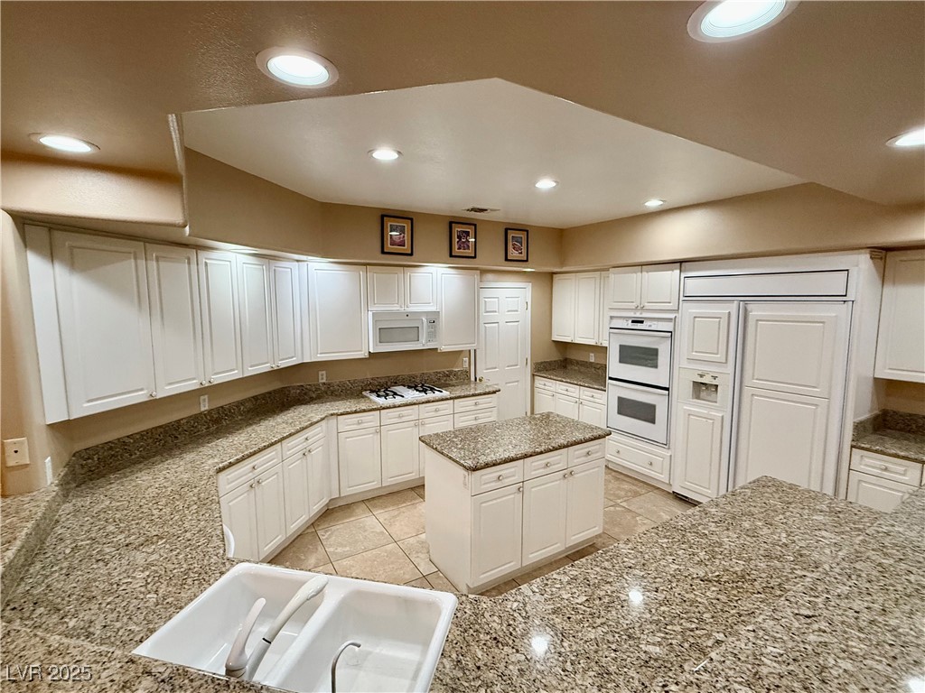 10008 Rolling Glen Court