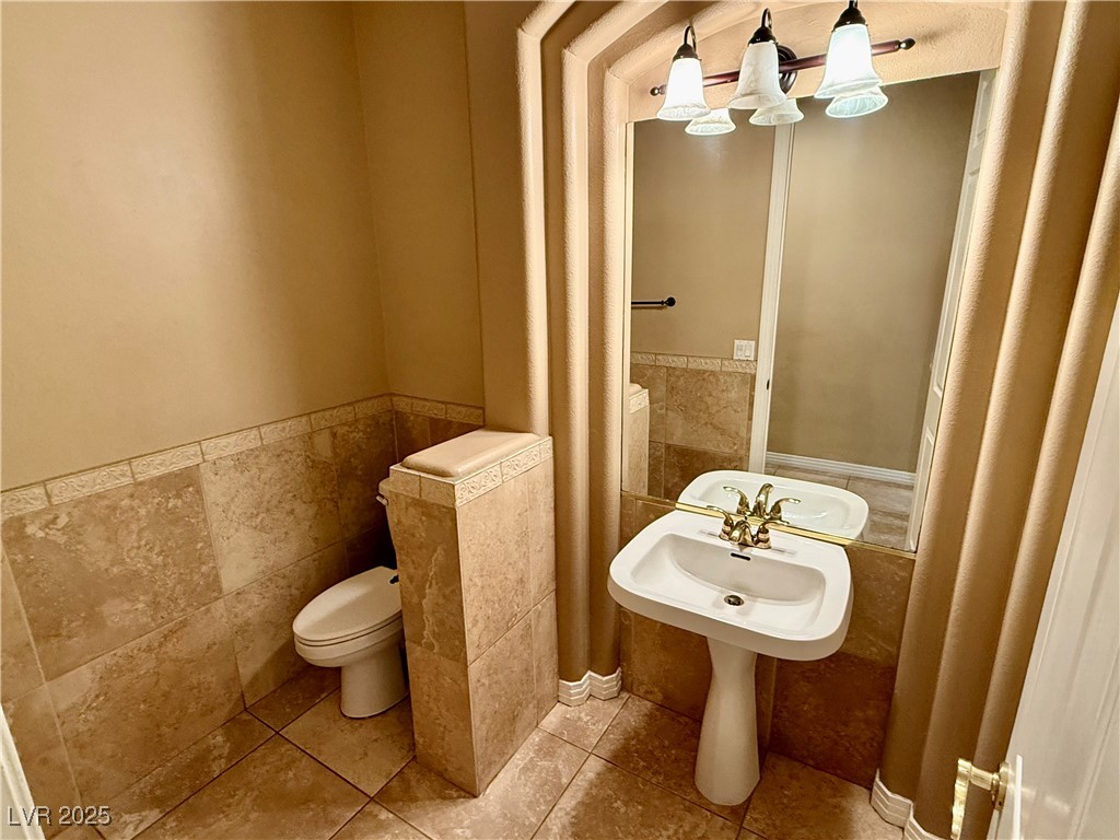 10008 Rolling Glen Court