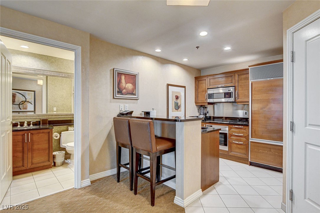 145 East Harmon Avenue 1802