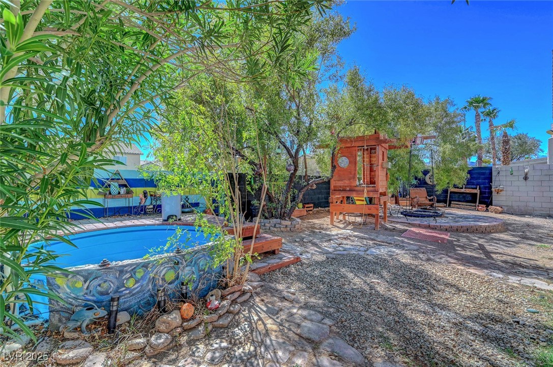 8633 Radiant Ruby Avenue