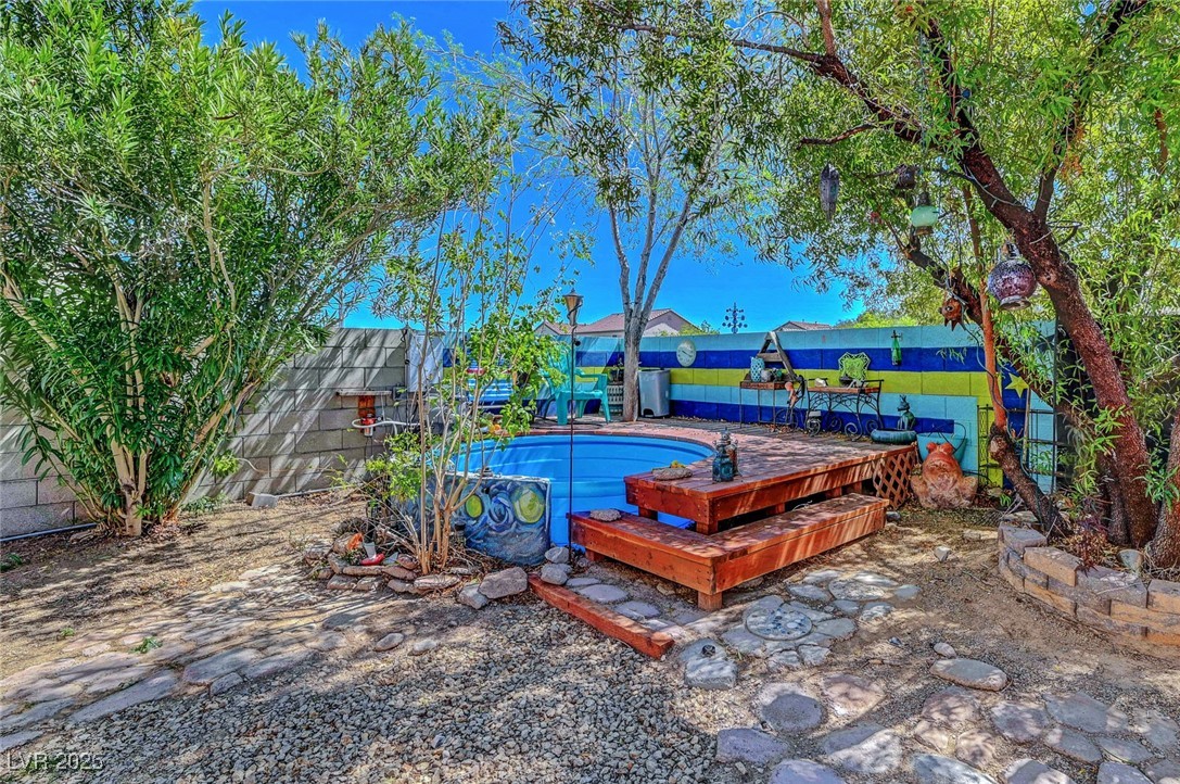 8633 Radiant Ruby Avenue