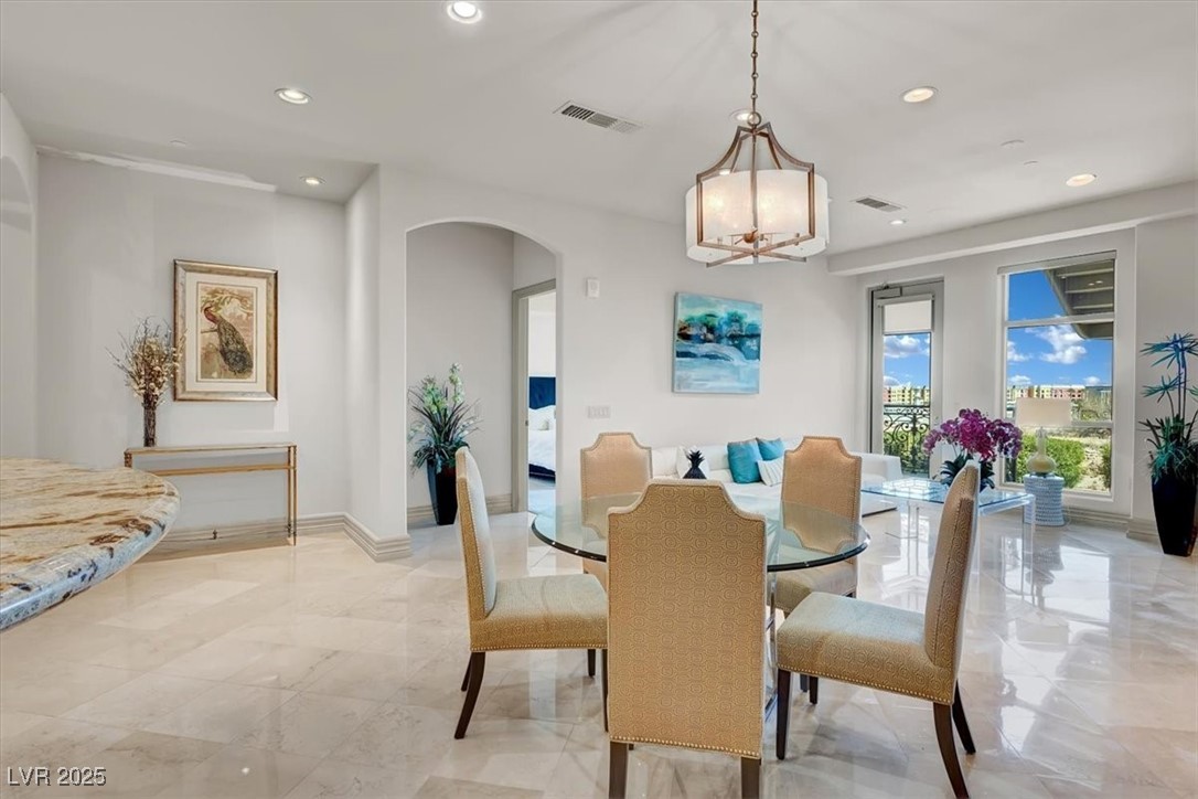 9101 Alta Drive 18