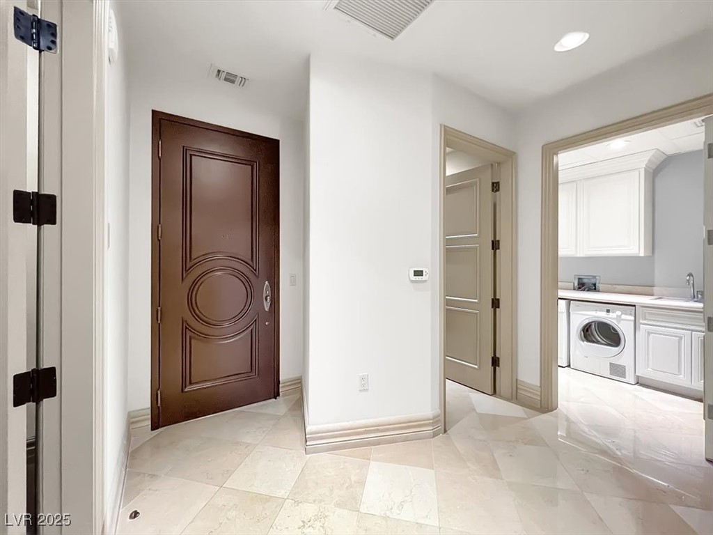 9101 Alta Drive 18