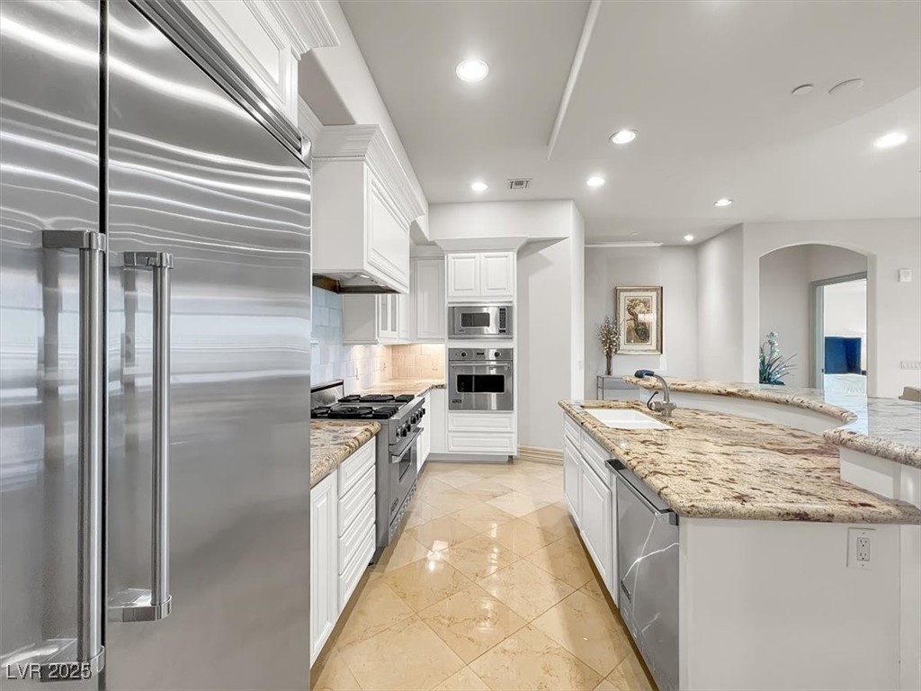 9101 Alta Drive 18