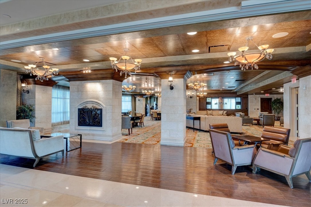 9101 Alta Drive 18