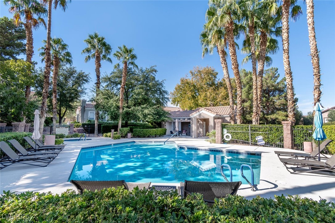 2033 Summer Spruce Place 102